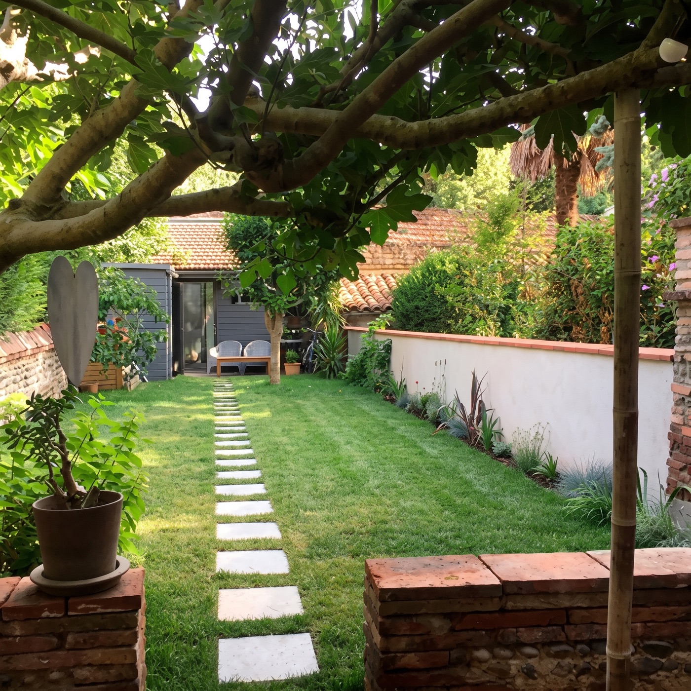 Jardin du client avant installation de la piscine